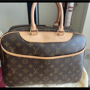 Louis Vuitton Deauville travel bag